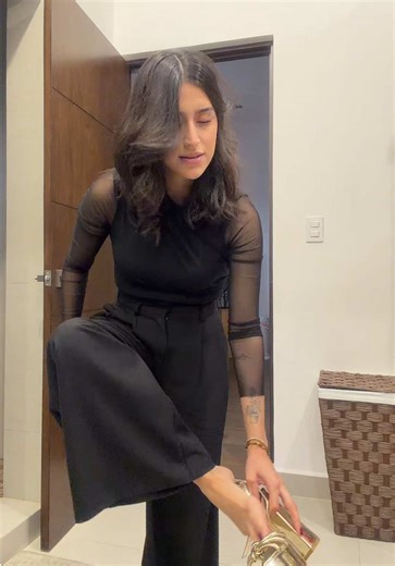 arreglándonos para la posadita de @Rhustica 🙌🏼🪅 #isaliagomez #mamadetres