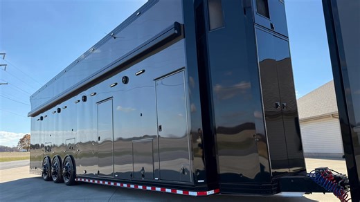 JDCC custom coach is on tour! #bigrigextreme #Peterbilt #truckingfirstclass | Elegance on Eighteen Wheels