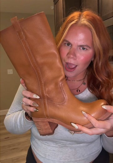 Stylish Leather Boots for Spring Fashion