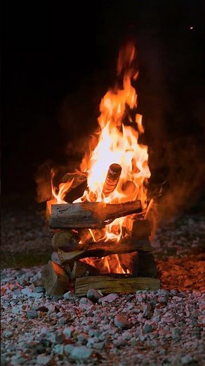 4K Ultra HD Campfire 🔥 Crackling Fire Sounds in the Quiet of the Night