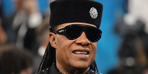 Stevie Wonder Shuts Down Rumors About His Vision With 4 Simple Words