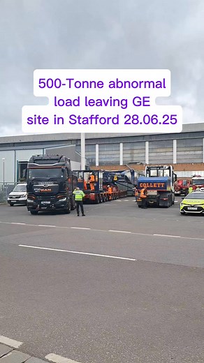 Couple of highlights from today's abnormal load movement in Stafford. Total weight was around 500-tonnes | The Staffordshire Spotter