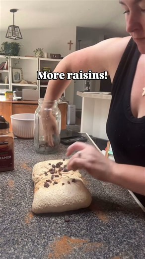 How I add inclusions to my cinnamon raisin bread! #sourdough #freshmilledflour #baking
