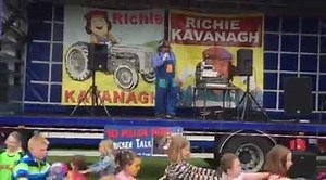 Richie Kavanagh singing his Chicken song! 󾆺 | Farm & Plant Buyers Guide