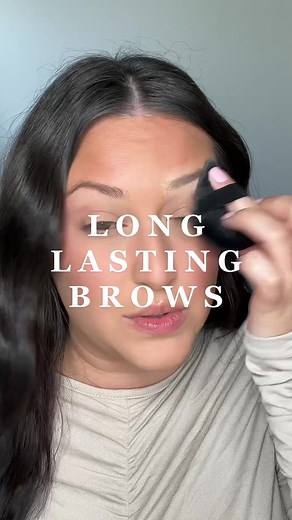 Long-Lasting Brows: Stop Brow Product From Smearing