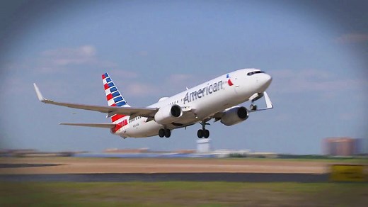 How American Airlines’ maintenance crew preps for holiday travel