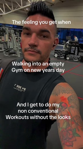 Nothing beats and empty gym on new years day. And i get to do all my weird non conventional workouts in a comercial gym without the looks of judgement #newyears #trend #fyp #viral #CapCut