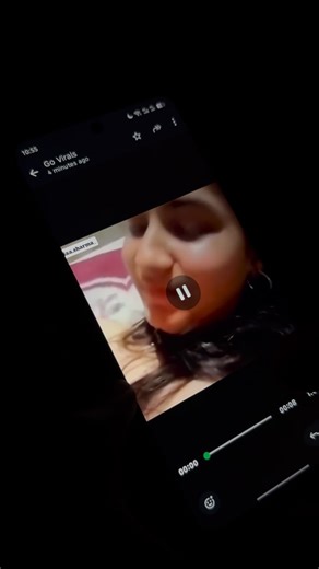 Poxi hacks on Instagram: "Tissue lay lo yar 🤤🥵🥶 Link on Site 👆🏻 在日本，研究人员正利用智能人行道将日常活动转化为清洁能源⚡。这些道路内嵌特殊的压电材料，可以从行人的脚步中收集动能。当人们行走、奔跑或跳跃时，路面会轻微变形，从而产生机械压力。压电晶体将这种压力转化为电能🔋。这些电量可用于照亮路灯、为公共显示屏供电，甚至监测行人流量。这种技术不仅减少了能源浪费，还展示了未来城市的无限可能🌏。在东京、京都等城市的试验区，人们的每一步都在为绿色地球贡献力量💚。科技让生活更环保，也让每一个脚步更有意义✨ #日本 #科技 #创新 #可持续 #绿色能源 #未来城市 #环保 #知识 #事实 #推荐 #你知道吗 #技术 #实验 #热门"