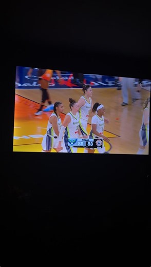 Paige Bueckers & Azziz Fudd’s Final Connecticut Game Ends in Win