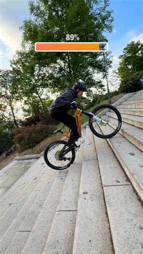 Getting those steps in with #GabrielWibmer on the Spectral:ONfly 🔋 #MyCanyon #CLLCTV | Canyon