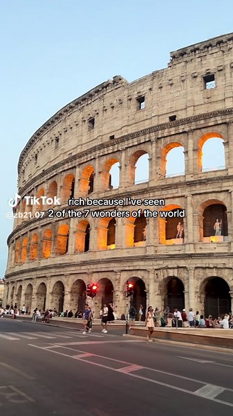 Colosseum Rome: Visiting one of the 7 Wonders — travel tips