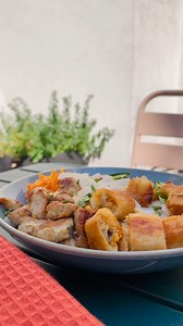 REEL Au menu la semaine prochaine : Bò bún poulet & nems 🇻🇳 Un délice estival dont il est difficile de se passer 😋 ✨ Prêts à embarquer avec nous ? ➡️ Pour retrouver et commander la recette rdv ici : https://hfrsh.me/18H #menu | HelloFresh