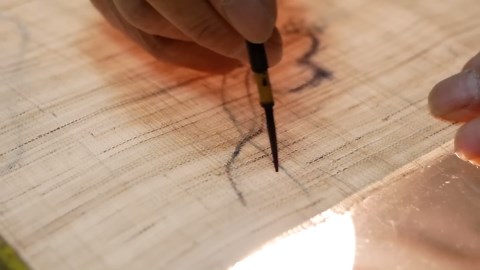 Crafting Hemp Tapestries with Expert Skill and Precision