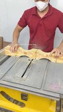 Cutting stair stringers using a saw #diy #tools #tips #Woodworking