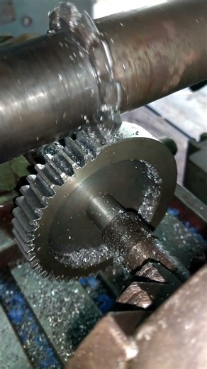 making spur gear wheel #spurgear #gearwheel #millingmachines