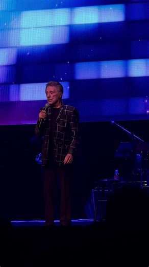 Frankie Valli - Walk Like A Man @ Mohegan Sun Arena - December 1, 2023 | Legendary Concerts