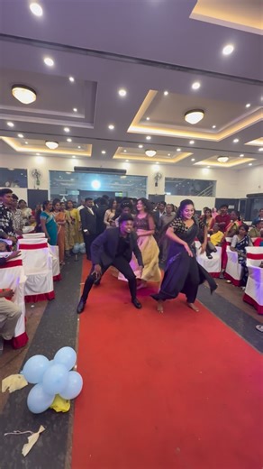 Sowmi 🛍️ | Fashion | Beauty | Flash mob entry for newly married couple😱😍 #sangeet #sangeetdance #sangeetceremony #bridal #bridalgown bridallehenga bridesmaids... | Instagram