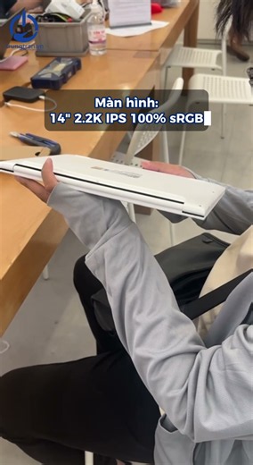 Laptop trọng lượng chưa tới 981 gram!! ACER GO AIR 14 (ACER SWIFT SFA14-77)