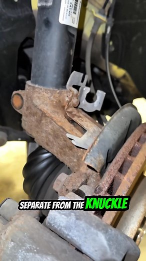 211K views · 1.9K reactions |  Strut Stuck? Here’s What Real Mechanics Do ⚙️ #mechanic #mechanics #mechaniclife #tools #mechanichack #hack #rusty #AutoCuidado #automotive | GearheadBryan’s Auto Hub | Facebook