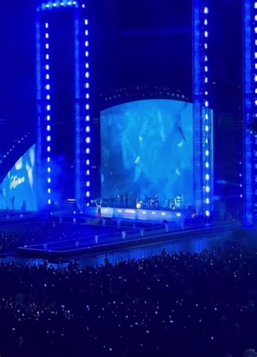 Portami con te❤️#ultimo #peterpan #perte #per #te #foryou #foryoupage #fyp #concert