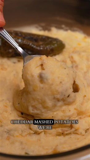 Erick Labra on Instagram: "Thanksgiving series | jalapeño cheddar mashed potatoes @ericklabra Ingredients 2 lbs potatoes (Yukon gold), peeled and cut into chunks 2 jalapeños, roasted or sautéed, finely chopped (remove seeds for mild) 3 tbsp butter 1/2 cup crema mexicana 1/2 cup milk (adjust to preferred creaminess) 1 cup sharp cheddar cheese, shredded Salt and black pepper to taste Instructions 1.Add potatoes to a pot of salted water. Boil until fork-tender. 2.Roast or sauté the jalapeños until 