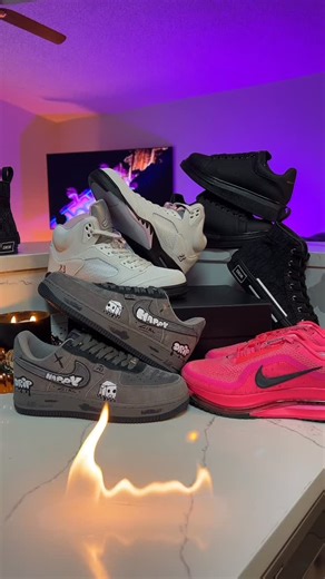Tyson Alberdi on Instagram: "Massive Haul From Dhg 🤯, The Plugs Don’t Play ‼️😮‍💨 If you want the links just let me know 🔗 #fyp #blowthisup #haul #igsneakerhead #dhg8 #dhg8finds #dhgirls #explorepage"