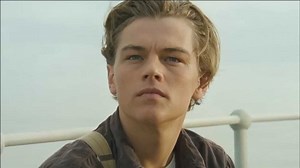 最近这首《for ya》突然走红，话题超12亿次播放，登顶热歌榜第一！