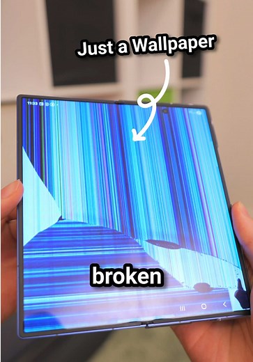 Harmless Folding Phone Prank with Samsung Galaxy Z Fold 7