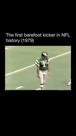 Throwback Archives on Instagram: "Imagine lining up for an NFL game in 1979 without a shoe on! 🥶🏈 Tony Franklin was the barefoot kicker who changed the game and proved that skill trumps tradition. 👉 Follow @GoldenHistoryOfficial for more incredible moments from history 🔔 #GoldenHistory #history #historychannel #old #thisdayinhistory #viralhistory #foryoupage #explore #reelsoftheday #fyp #viralreelz"