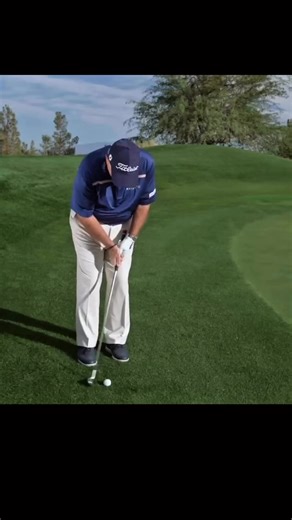 Cách đơn giản để chipping hiệu quả [📷Golf Digest] #ButchHarmon #golftips #chippingtips | Vietnam GOLF Magazine