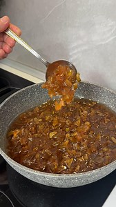 24K views · 186 reactions | Metoda me e lehte e Pergaditjes te Recelit të Molles me nje leng si mjalti !! Receta Youtube Ikizlerin Mutfagi | Ne kuzhin me binjaket | Facebook