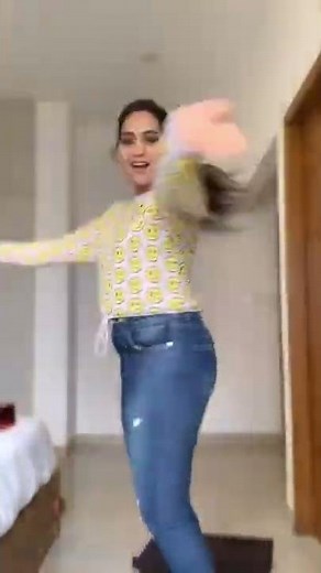 Pavithra janani Cute Navel 😋