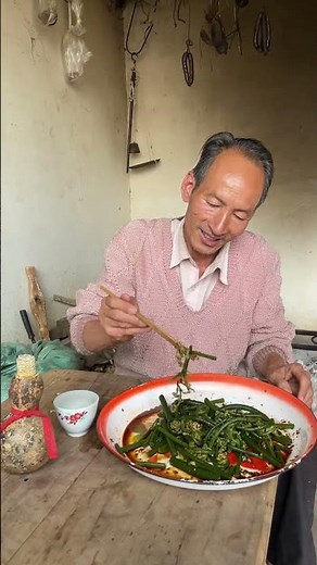 #农村生活 #家乡美食 #蕨菜 #野菜 这凉拌蕨菜 你们吃过吗？