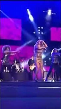 Fey - Azúcar Amargo en concierto 💃❤️💃❤️💃