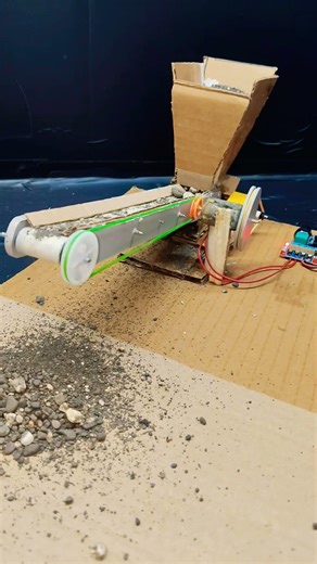 ​How to Make a Working Conveyor Belt Model | DIY Engineering Project #shorts #diy #tech #dcmotor