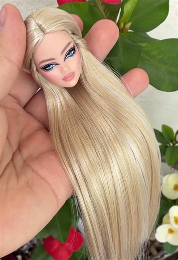 Repainting Barbie Dolls: Odile Transformation
