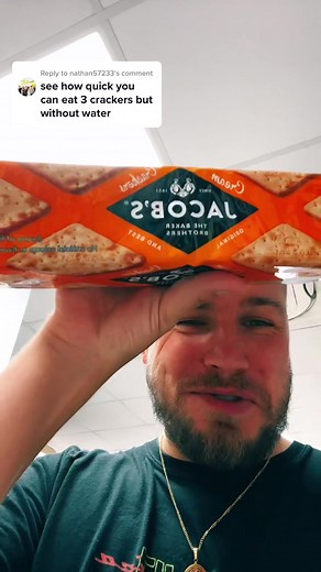 Cracker Eating Challenge with Mom | How Many Crackers Can You Eat in 3 Minutes?