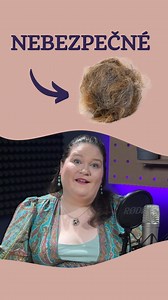 Pokud se nahromadí více chlupů, může vzniknout bezoar – hromada chlupů, která může způsobit ucpání trávicího traktu, což může vyžadovat návštěvu u veterináře. 🚑 Aby se tomu předešlo, je důležité, aby kočka měla přístup k speciálním pastám, granulím nebo šáchoru, které pomáhají chlupy projít trávicím traktem. | Klára Nevečeřalová - Kočičí psycholog