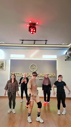 Zapin Melayu Dance: Lesti Kejora's Vibrant Zumba Choreography