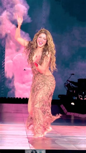 🌊 (FanArt) Shakira In Rio #Shakira #ForYou #Viral