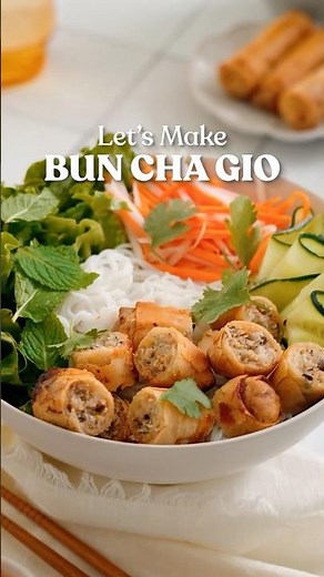 This Vietnamese Noodle Salad 😍 (Bun Cha Gio recipe)