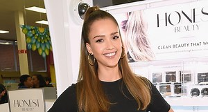 Jessica Alba Hosts ‘Honest Beauty’ Makeovers at Target!