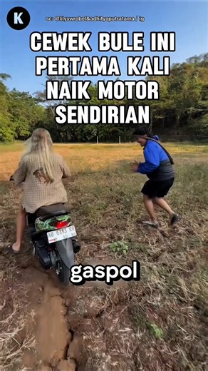 Cewek bule ini nekat mencoba naik motor sendiri #reaksibule #shorts #viralvideo