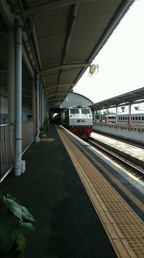 KA Bogowonto #keretaapi #keretaapiindonesi