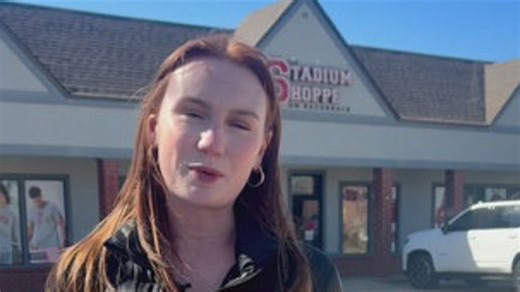 Razorback merchandise stores gear up for March Madness