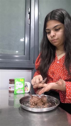 On Day 2105 of world’s largest live recipe show on #Amul’s Facebook page, join Hetvi Desai, Home Baker from Nadiad at 11:00PM as she prepares Dryfruit Hazelnut Balls in our 14948 of #SimpleHomeMadeRecipes | Amul