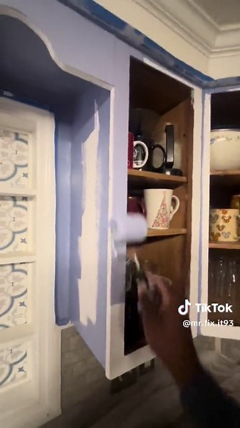Welcome back to another video. This is Antonio with Mr. fix it handyman services. if anybody in a Southwest Louisiana area, needs any home improvement. Please do not hesitate to give me a call 33770744008. This client had wanted me to paint there kitchen cabinets. watch the process. #c#commenS#Share#Like#ForYouPaige#FYP#Work#Business#HandymanServices#FollowMeForMoreContent#GodIsGood