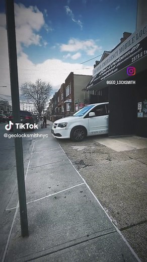 24 Hour Emergency Mobil Locksmith! #nyclocksmith #brooklynlocksmith #mobillocksmith #locksmithlife #lockshop #keyshop #locksmithshop #keystothecity #geolocksmith #nyclocks #locksmith #locksmithlife #brooklyn #nyc #bk #newyorkcity www.geolocksmith.com