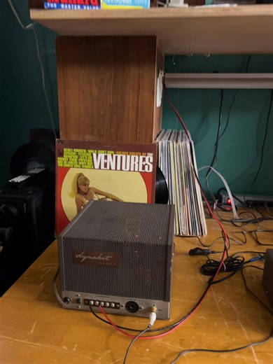 Nice Dynaco tube setup. #vintageaudio #vintagestereo #hifiaudio #audiophile #audiophiles #classicaudio #stereo #mcm #vacuumtube #audio #cool | The Vintage Audio Shop