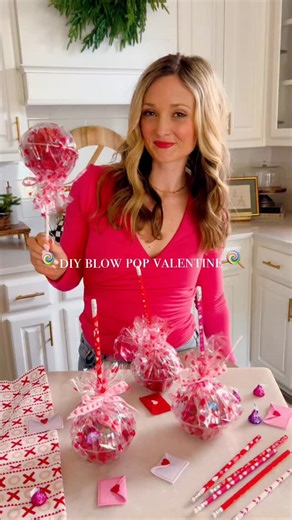 These DIY Blow Pop Valentines are my go-to for classroom exchanges, parties and teacher gifts 🩷🍭 Just add a small gift card and they instantly feel extra special. Easy, festive, and totally stress-free 🙌 Like this Post & Comment POP for the full tutorial 💕 #ValentinesDayIdeas #MomLife #EasyDIY #ValentinesCraft #TeacherGifts | Life by Leanna